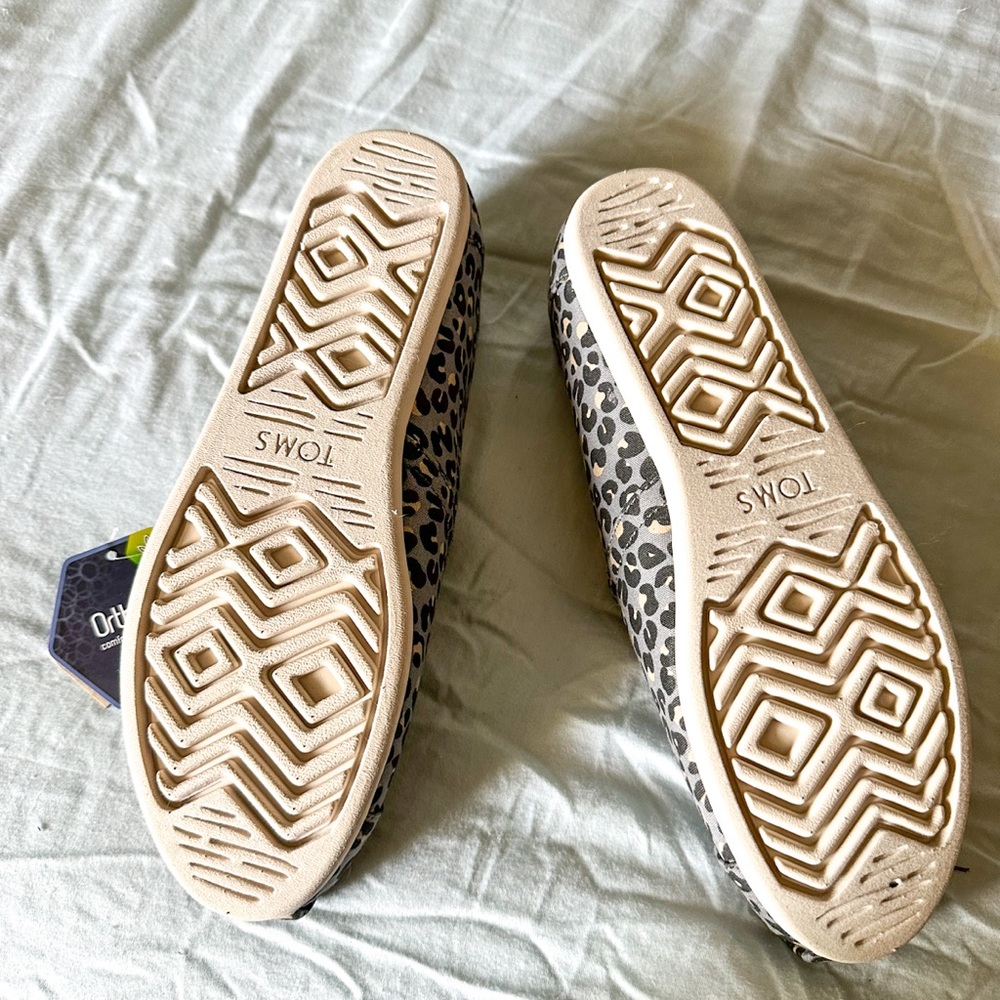 Toms Leopard Print Slip-On Flats - Beige, Black, Brown - Picture 4 of 5